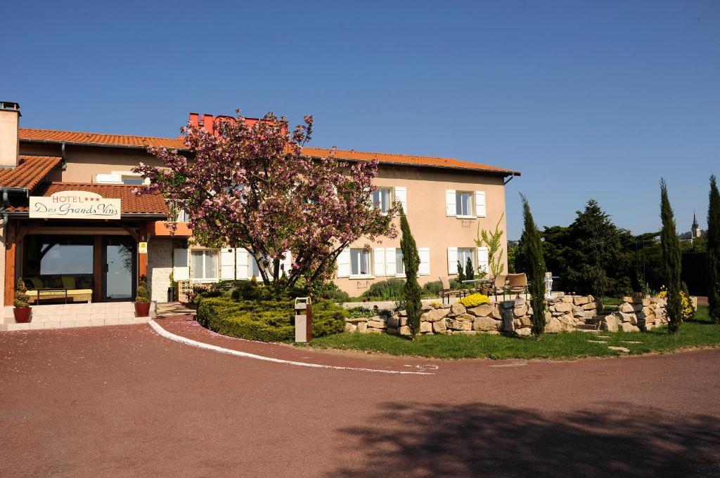 Logis Hotel Des Grands Vins Fleurie Exterior photo